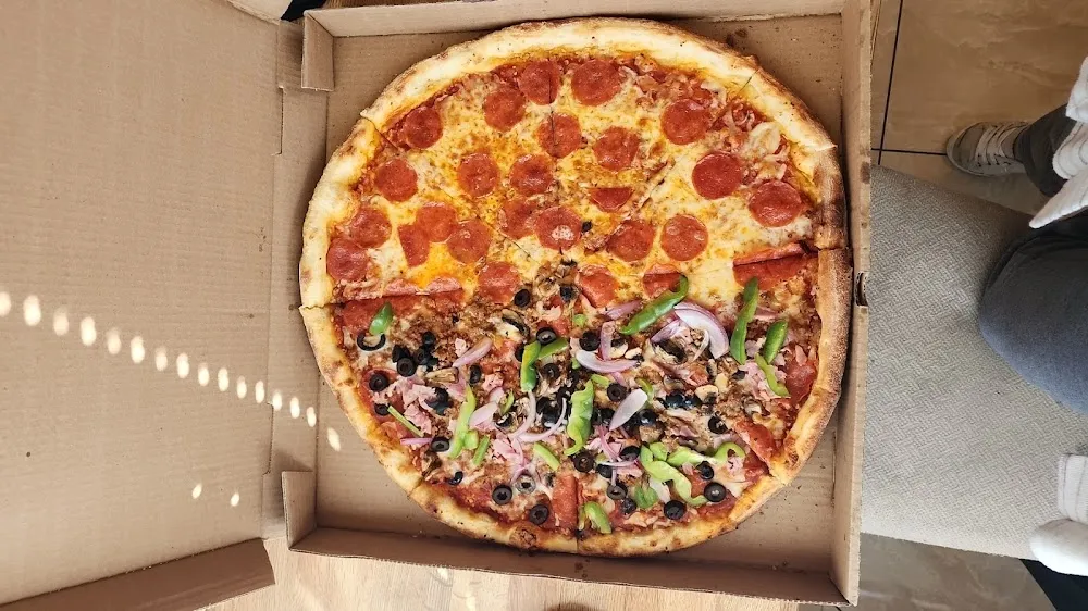 1 2 Pepperoni 1 2 Supreme Pizza